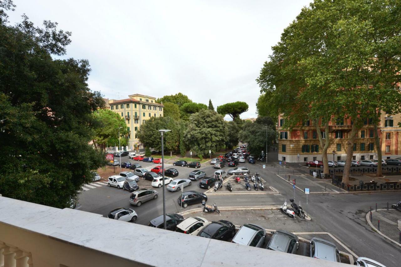 Fabio Dei Velapazza Guesthouse Rome Bagian luar foto