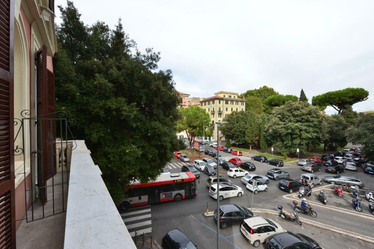 Fabio Dei Velapazza Guesthouse Rome Bagian luar foto
