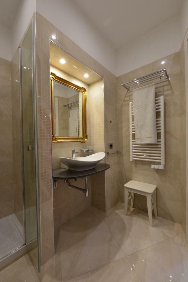 Fabio Dei Velapazza Guesthouse Rome Bagian luar foto