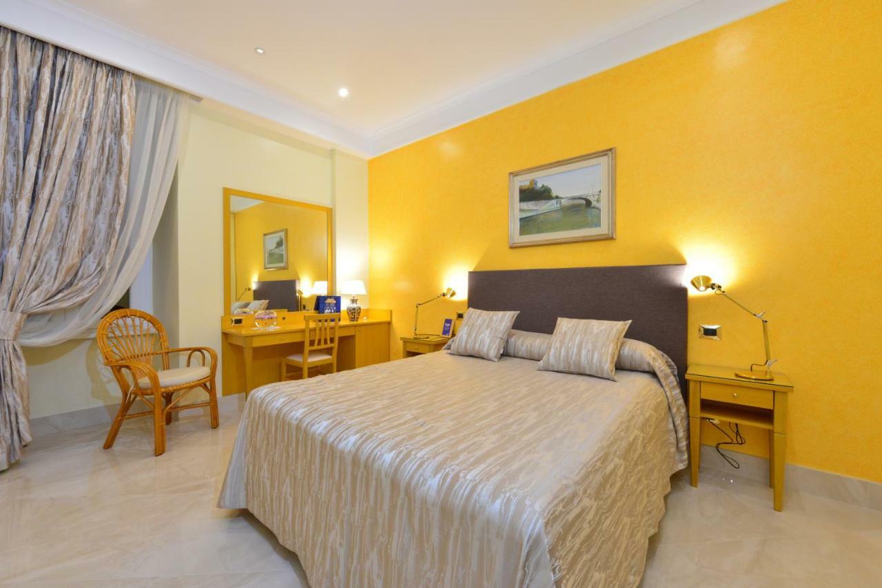 Fabio Dei Velapazza Guesthouse Rome Bagian luar foto