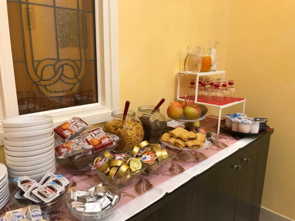 Fabio Dei Velapazza Guesthouse Rome Bagian luar foto